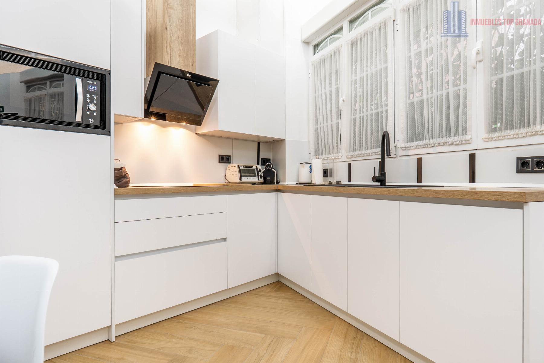 For sale of apartment in Granada