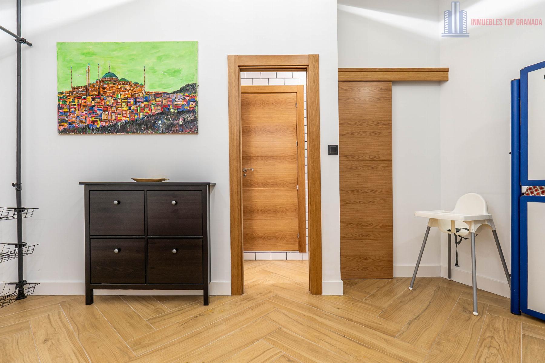 For sale of apartment in Granada