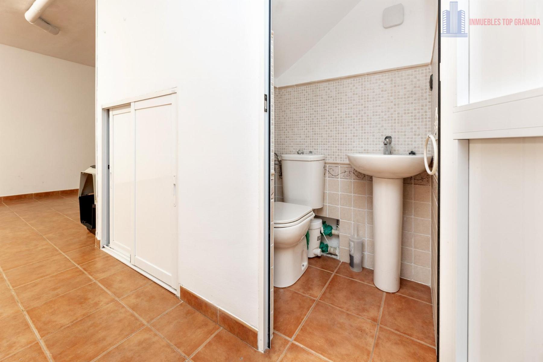For sale of house in Churriana de la Vega