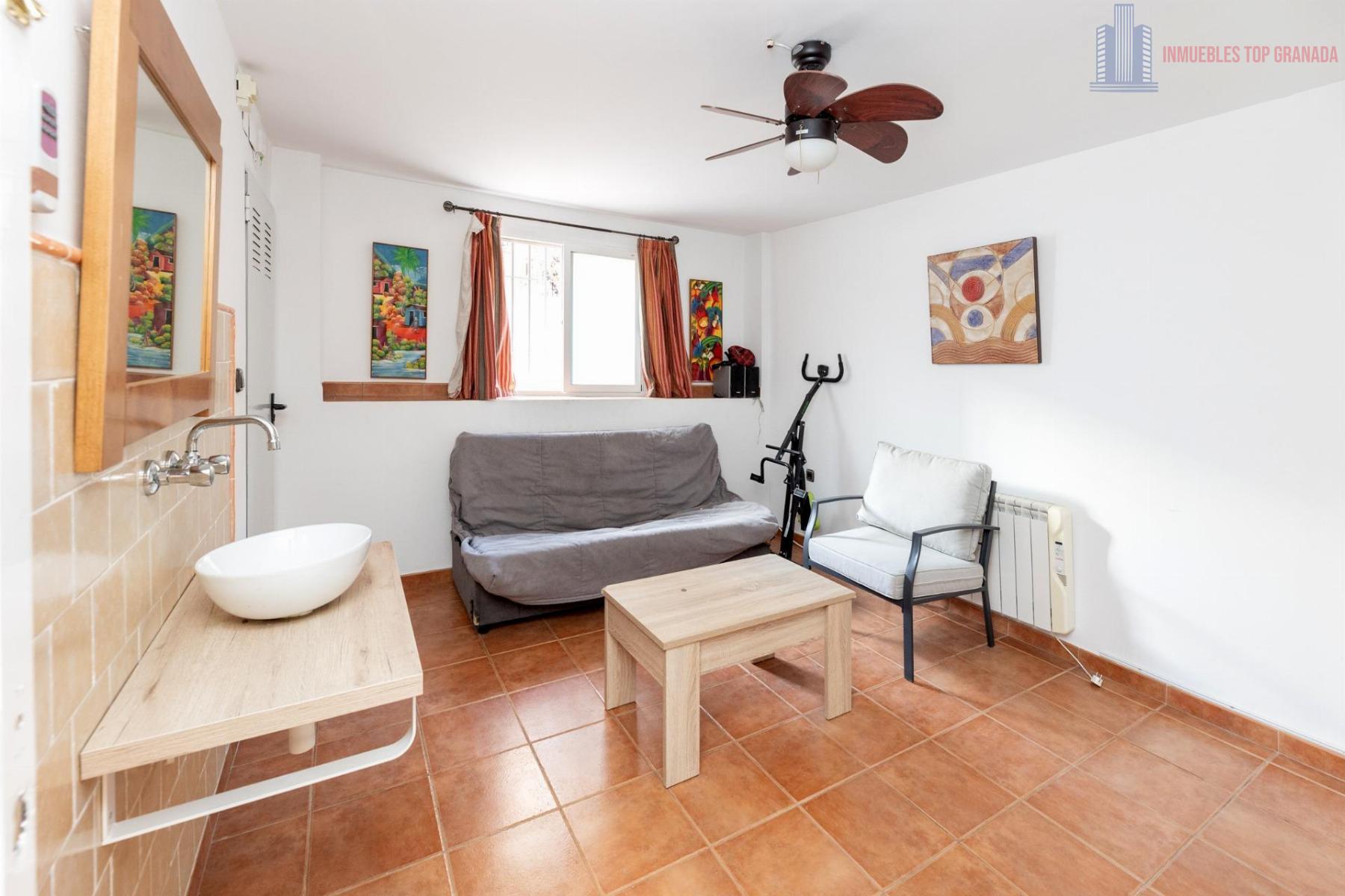 For sale of house in Churriana de la Vega