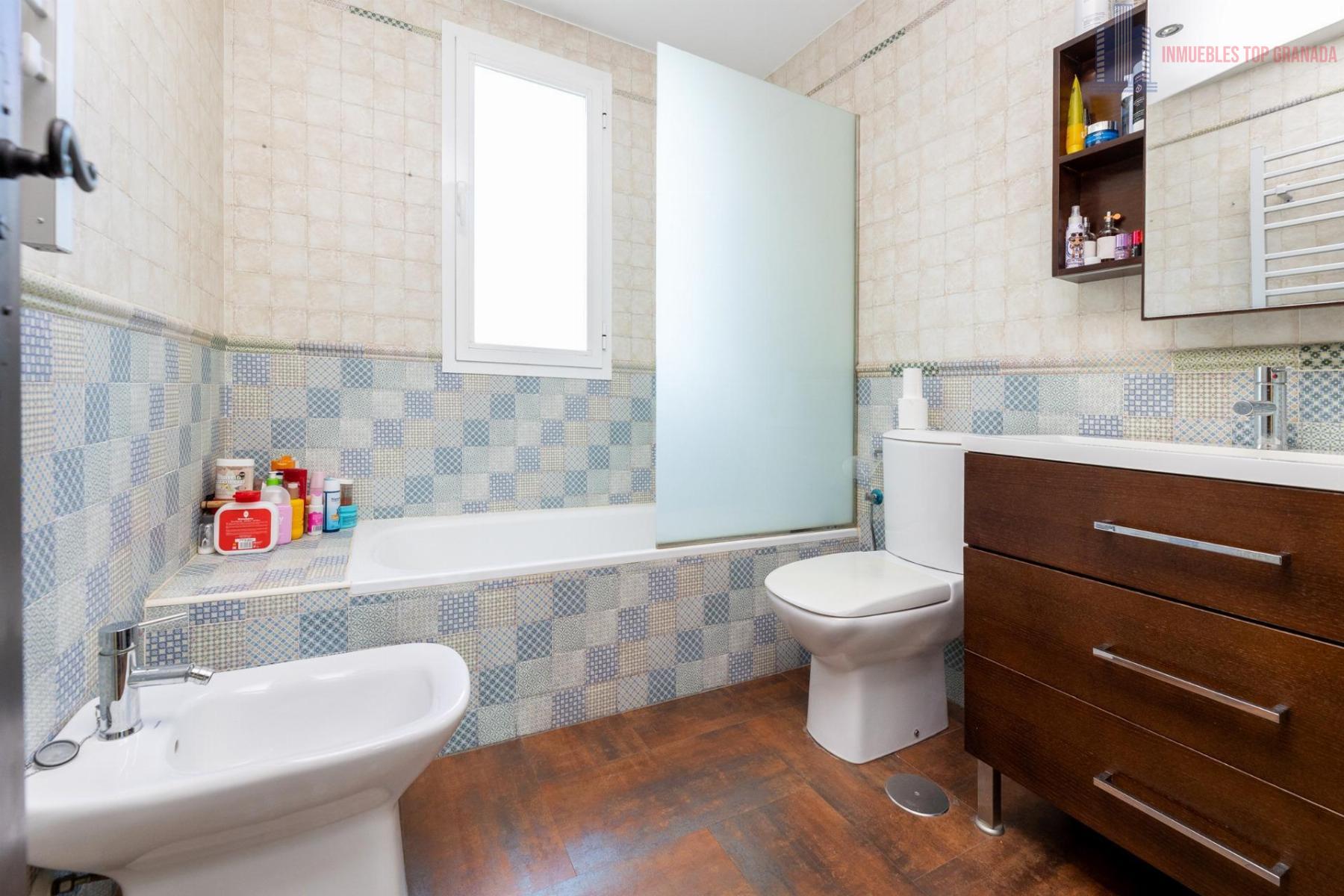 For sale of house in Churriana de la Vega