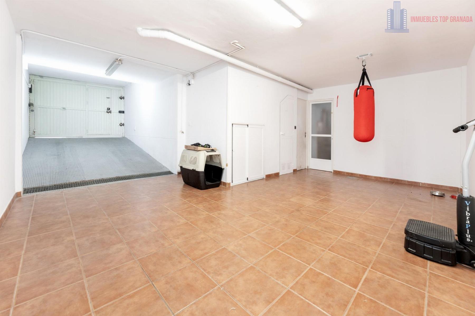 For sale of house in Churriana de la Vega