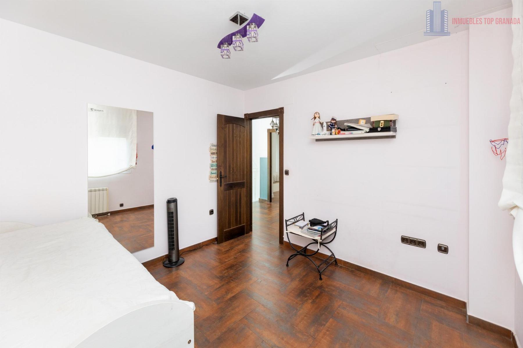 For sale of house in Churriana de la Vega