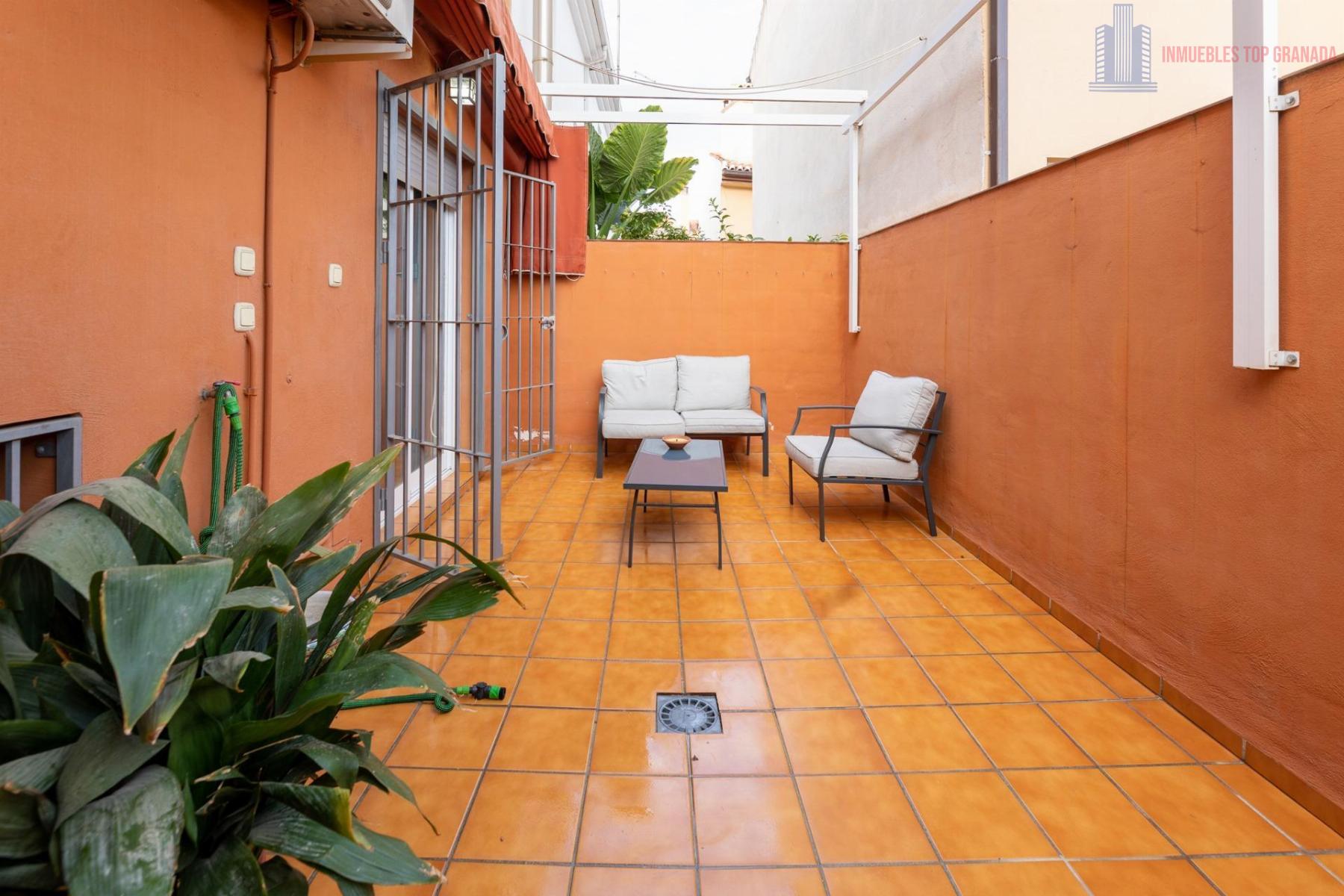 For sale of house in Churriana de la Vega