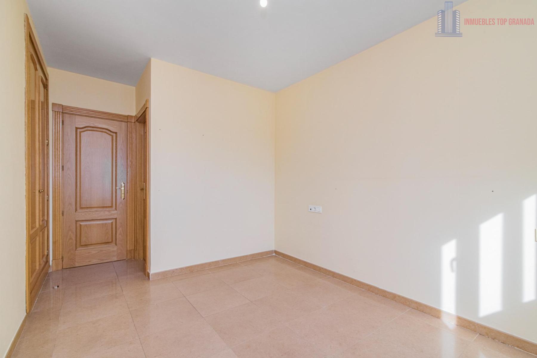 For sale of flat in Atarfe