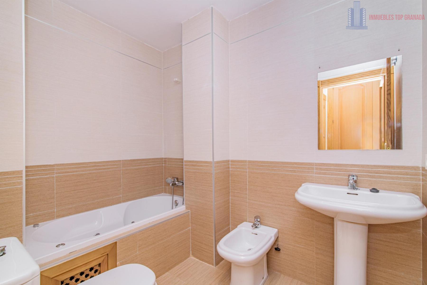 For sale of flat in Atarfe