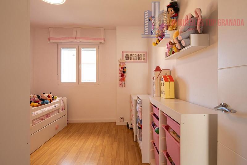For sale of flat in Churriana de la Vega