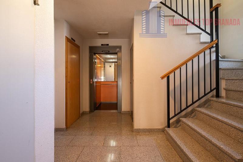 For sale of flat in Churriana de la Vega