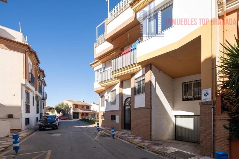For sale of flat in Churriana de la Vega