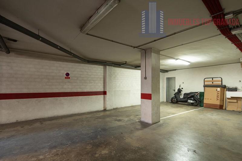 For sale of flat in Churriana de la Vega