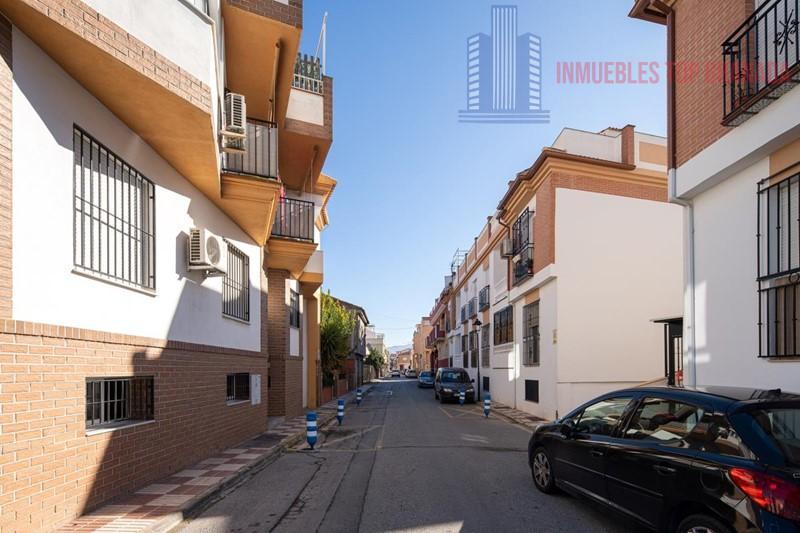 For sale of flat in Churriana de la Vega