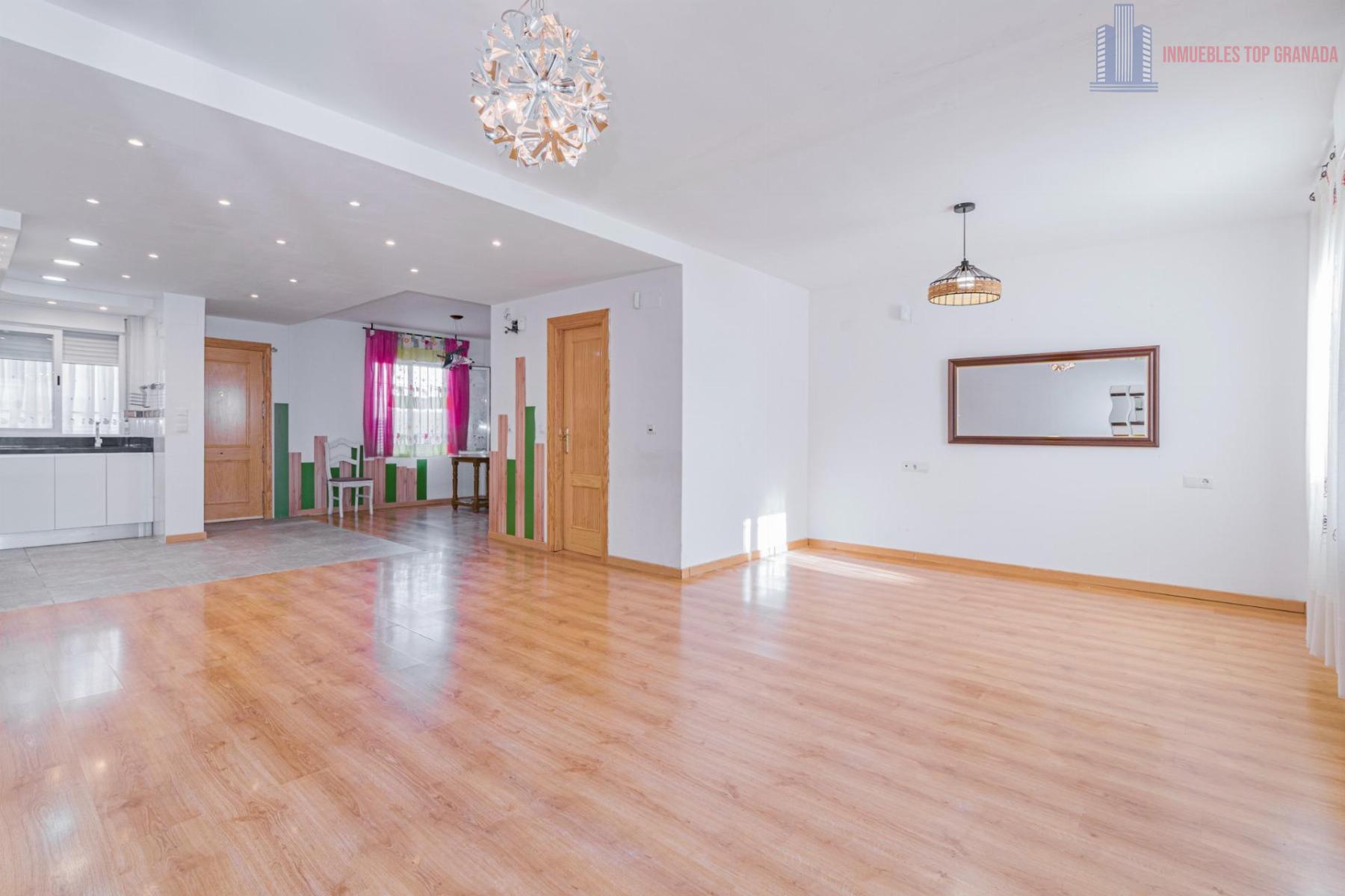 For sale of flat in Las Gabias