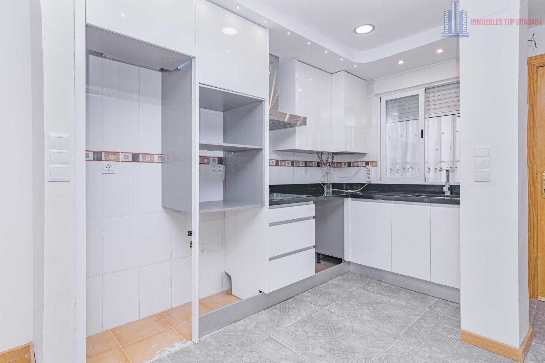 For sale of flat in Las Gabias