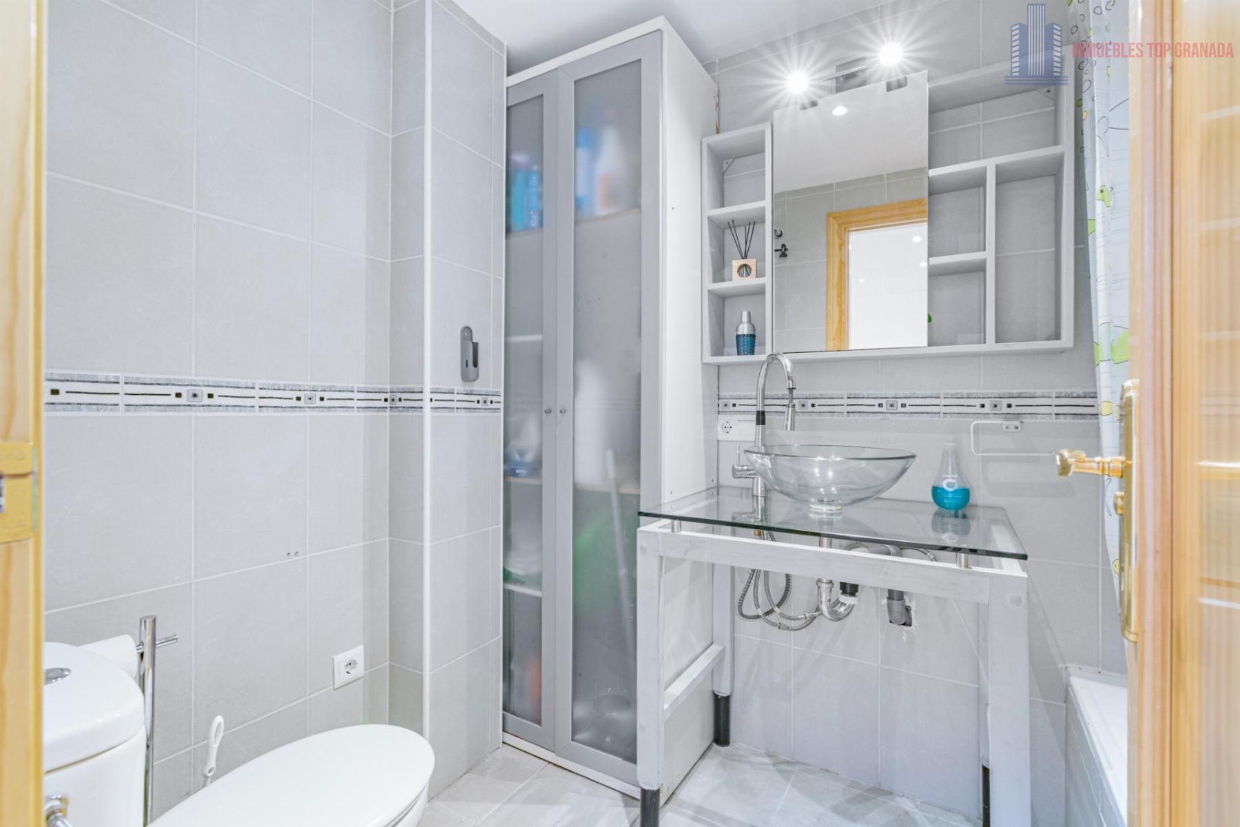 For sale of flat in Las Gabias