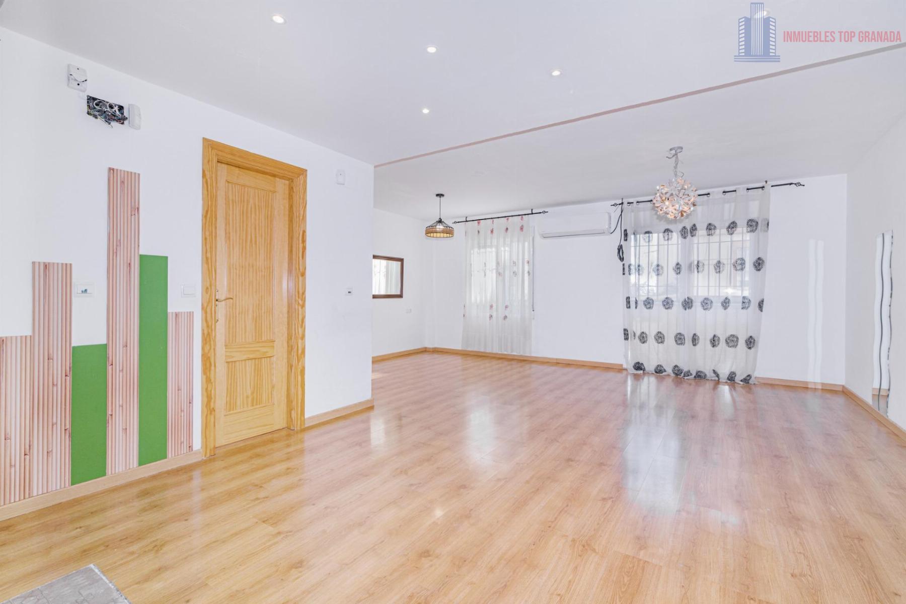 For sale of flat in Las Gabias