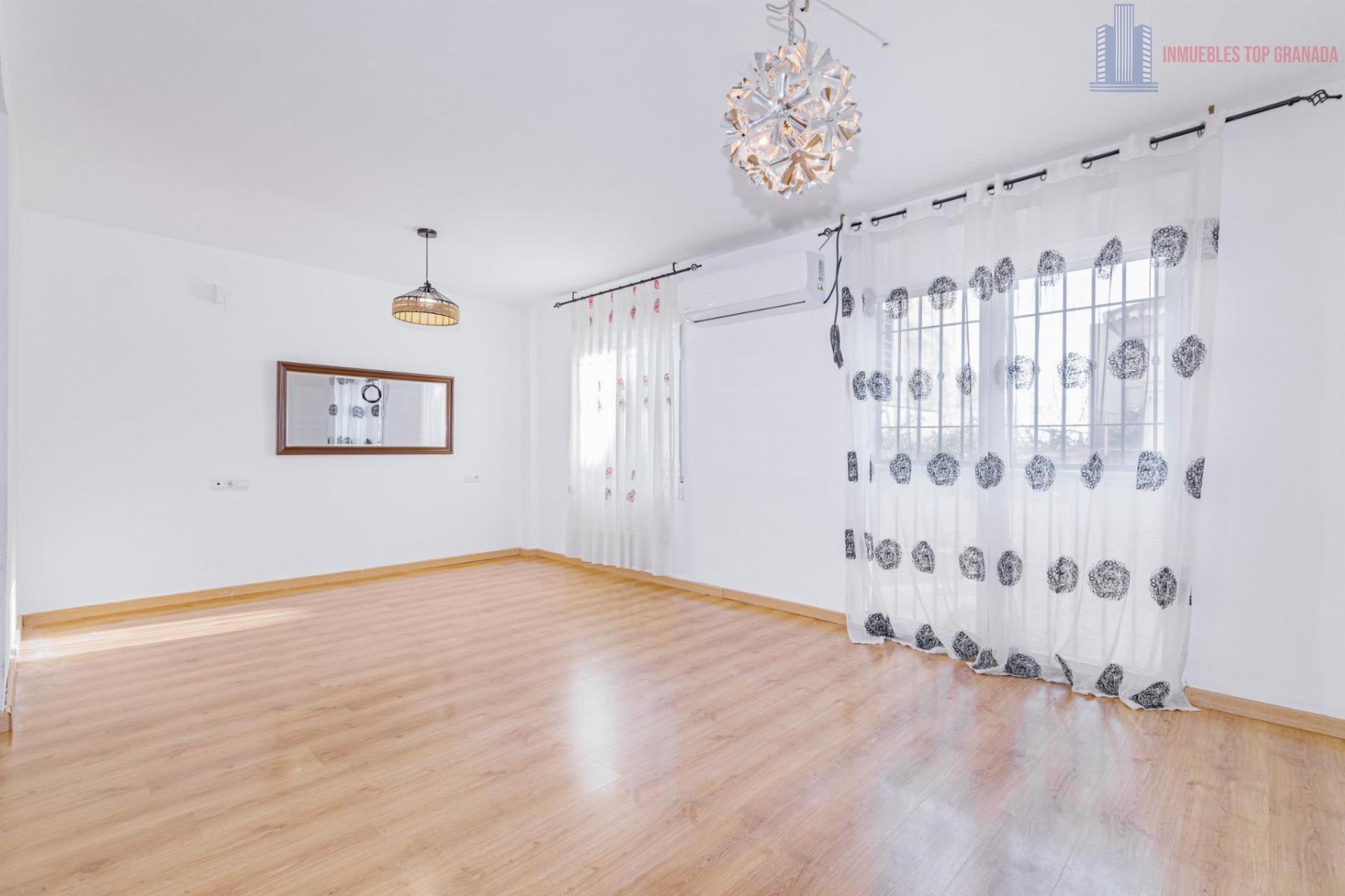 For sale of flat in Las Gabias