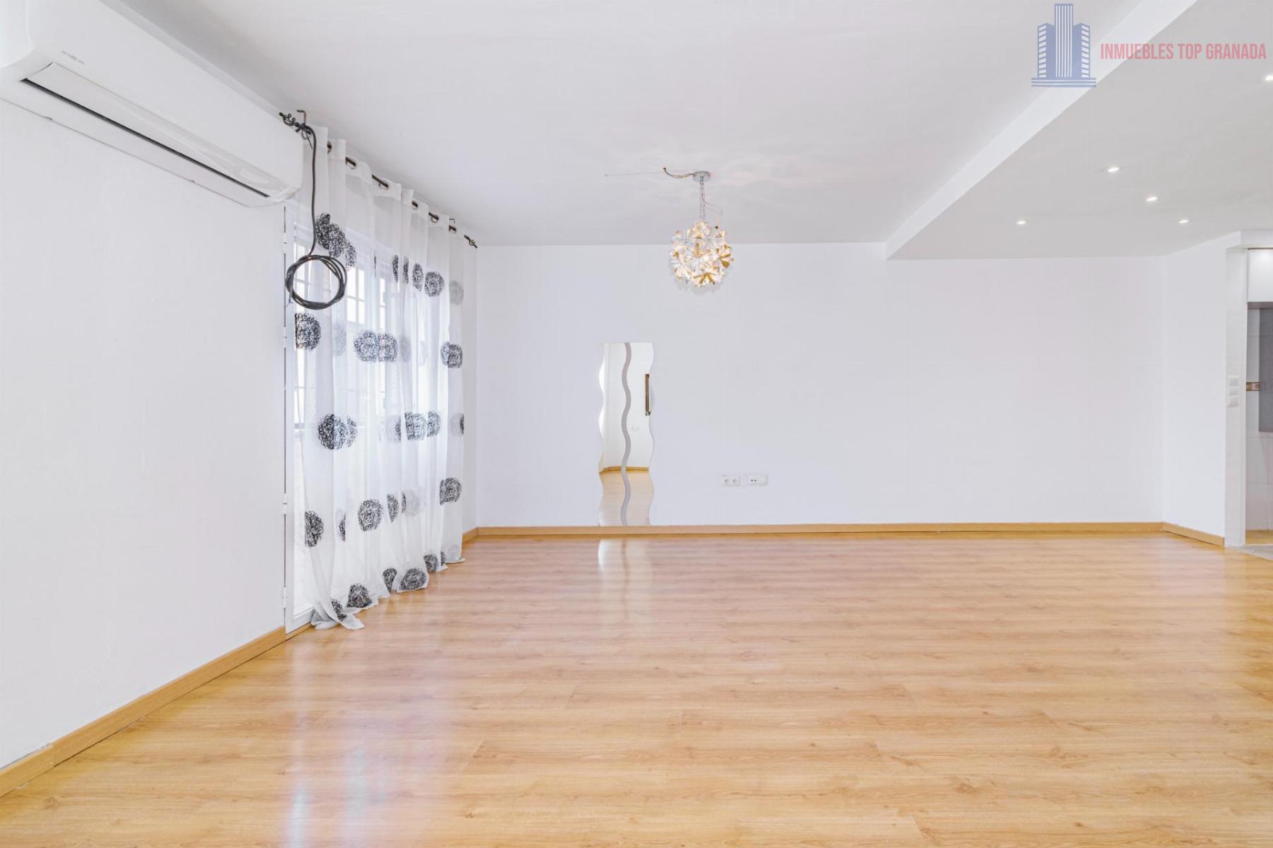 For sale of flat in Las Gabias