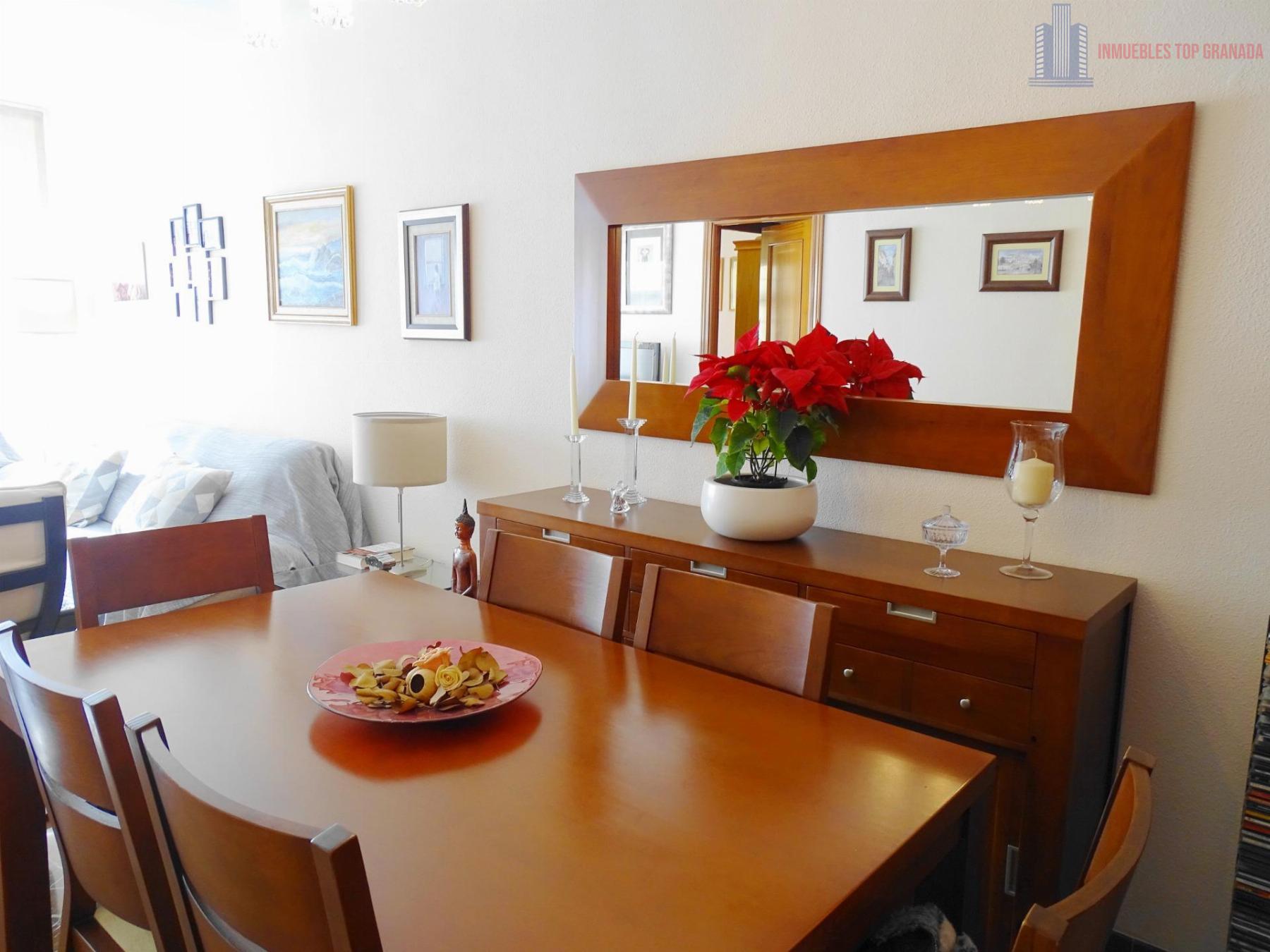 For sale of flat in Granada