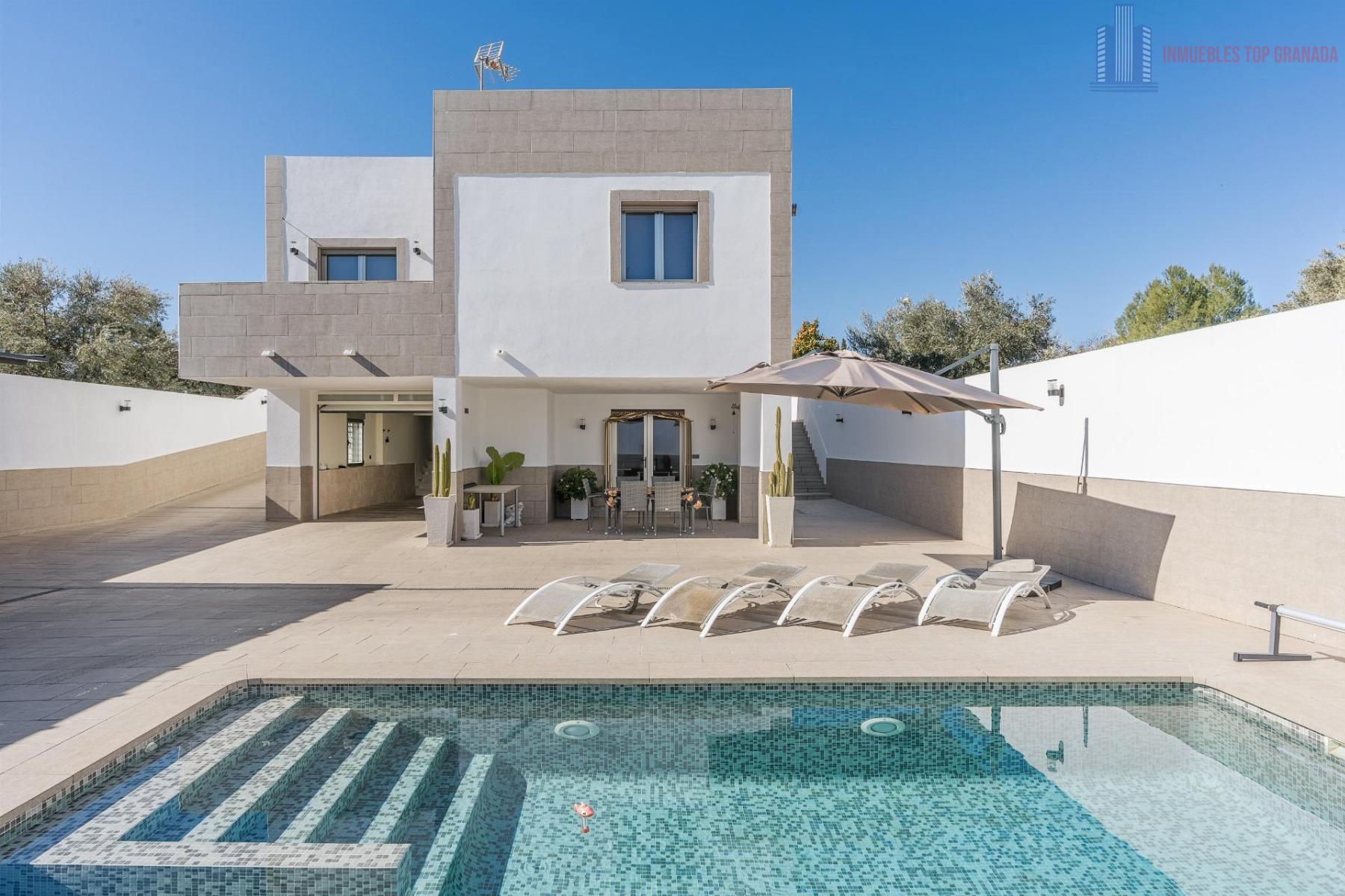 For sale of chalet in Atarfe