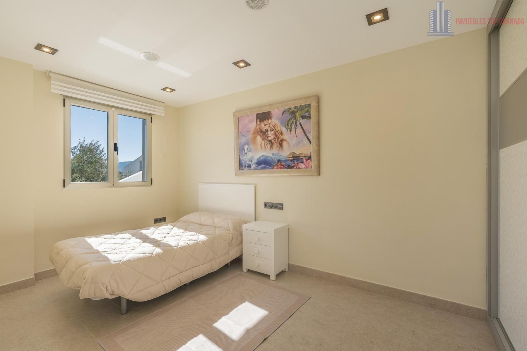 For sale of chalet in Atarfe
