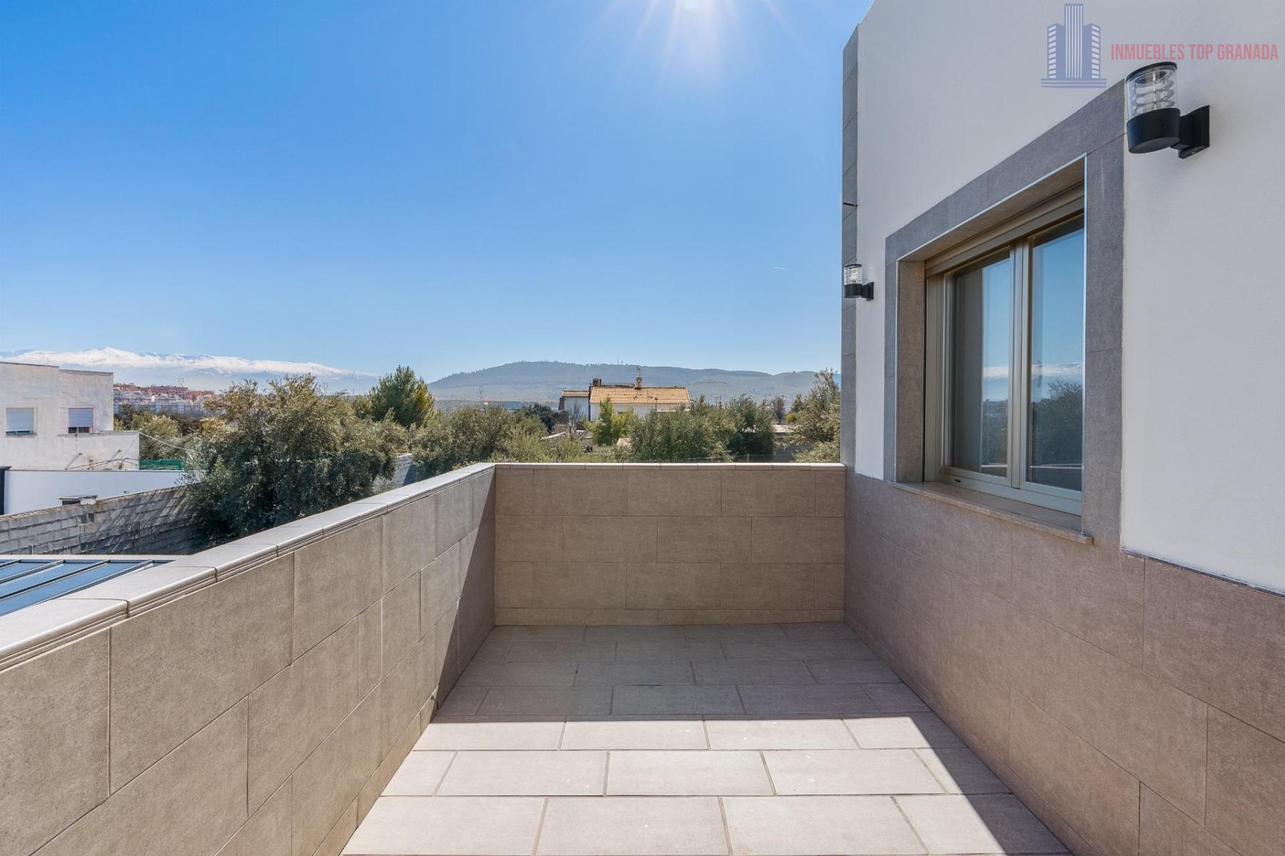 For sale of chalet in Atarfe