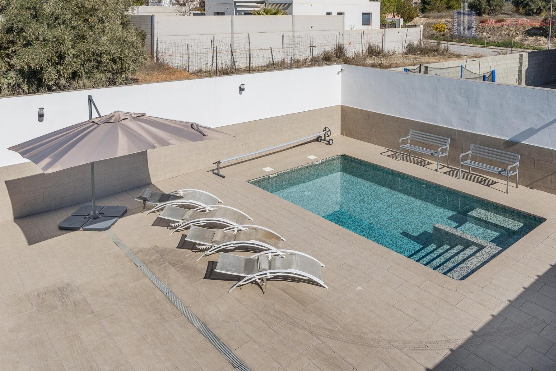 For sale of chalet in Atarfe
