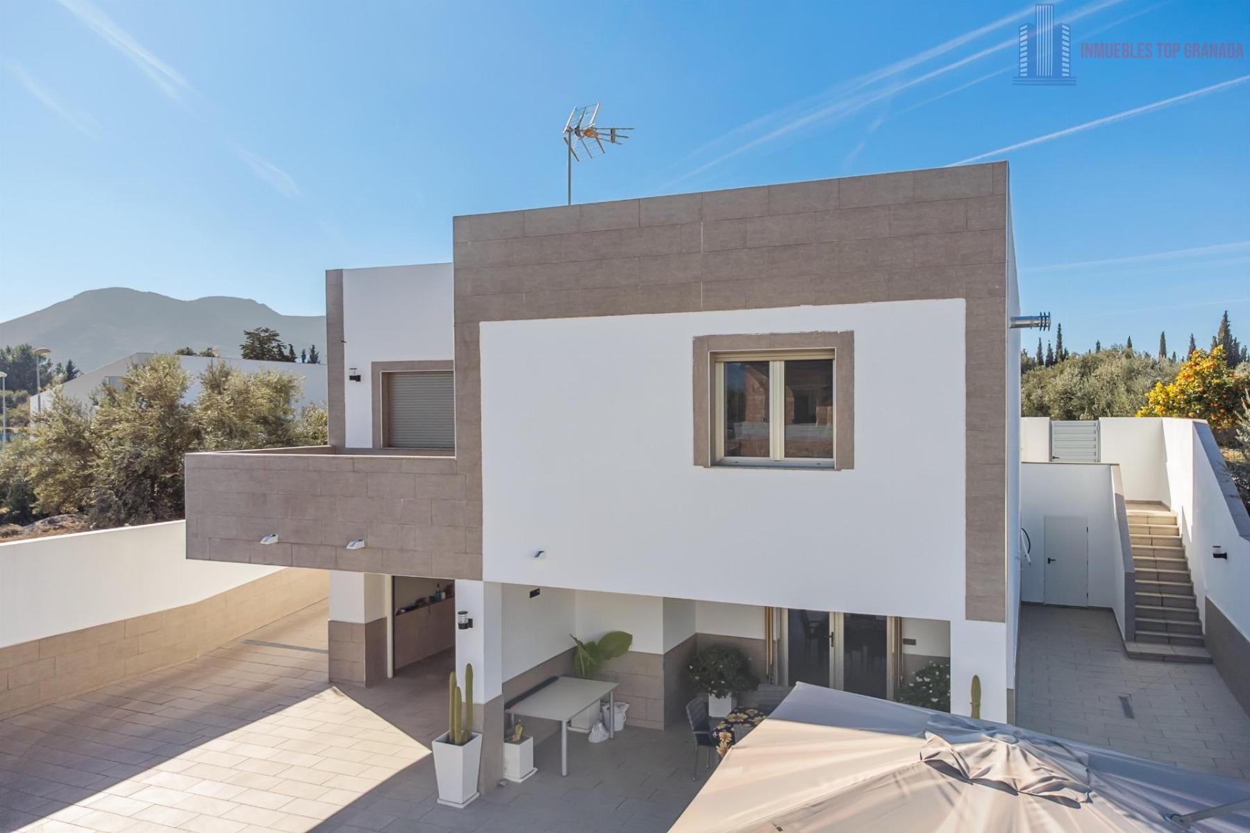 For sale of chalet in Atarfe