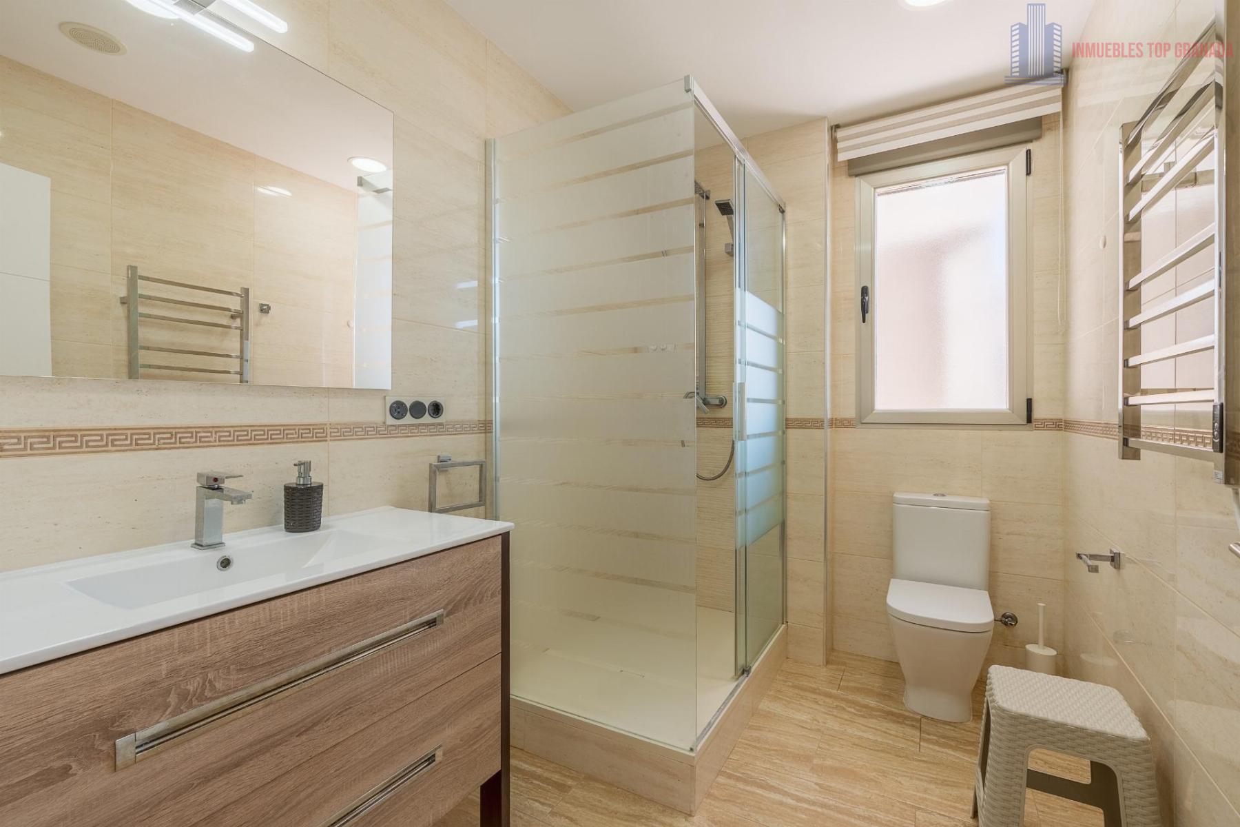 For sale of chalet in Atarfe