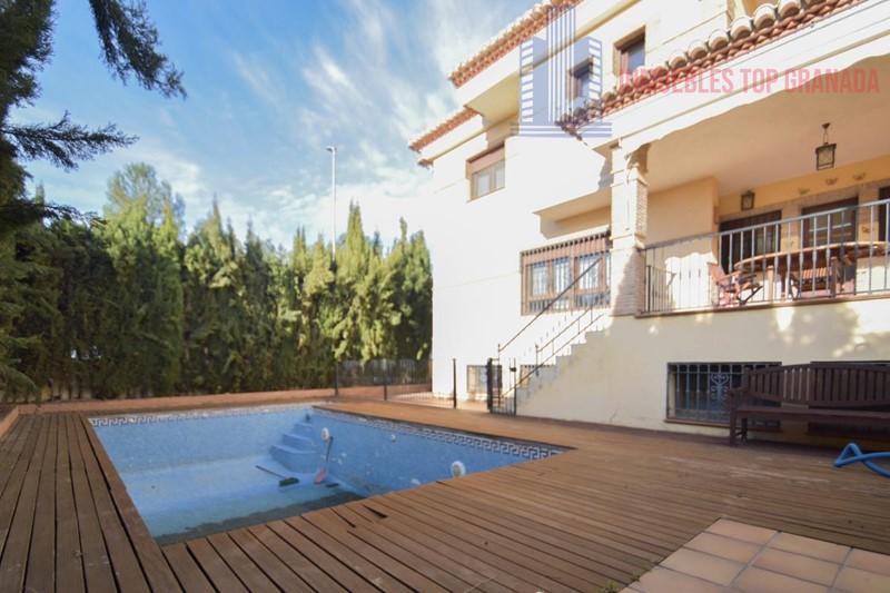 For sale of chalet in Maracena