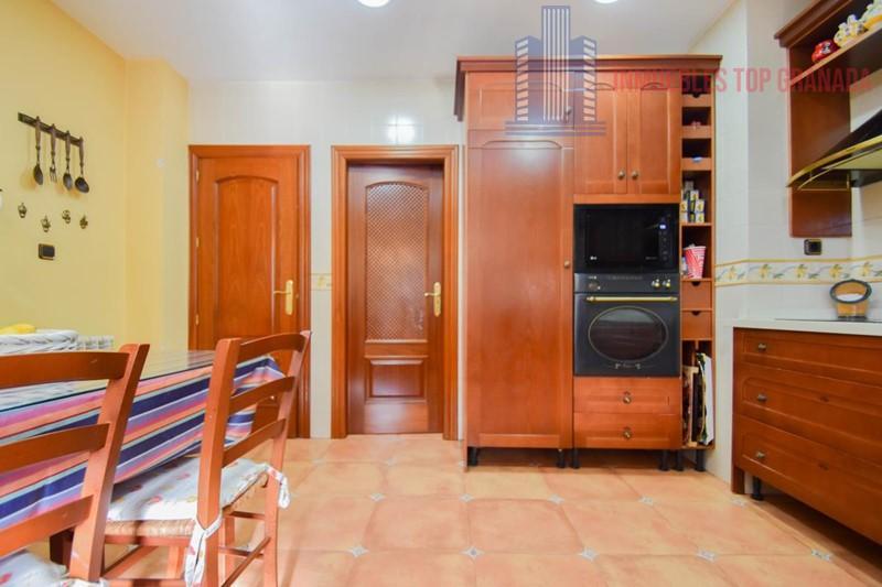 For sale of chalet in Maracena