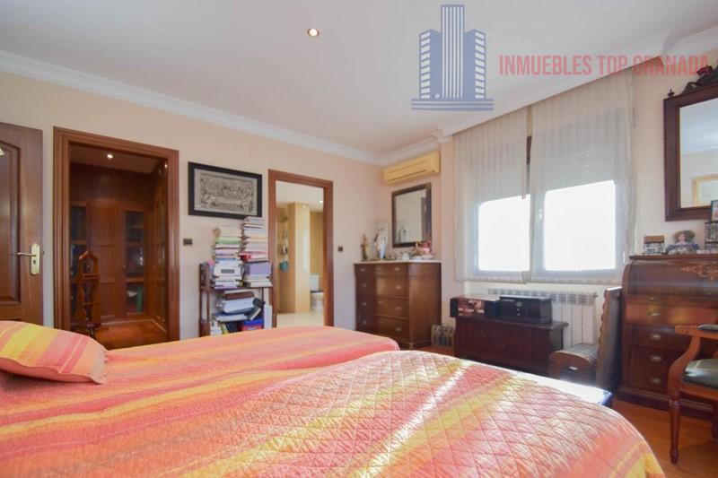 For sale of chalet in Maracena