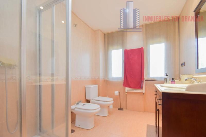 For sale of chalet in Maracena