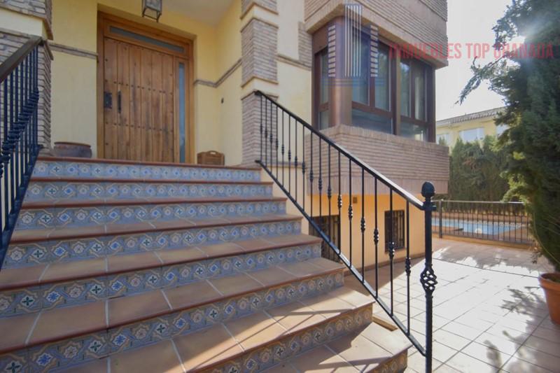 For sale of chalet in Maracena