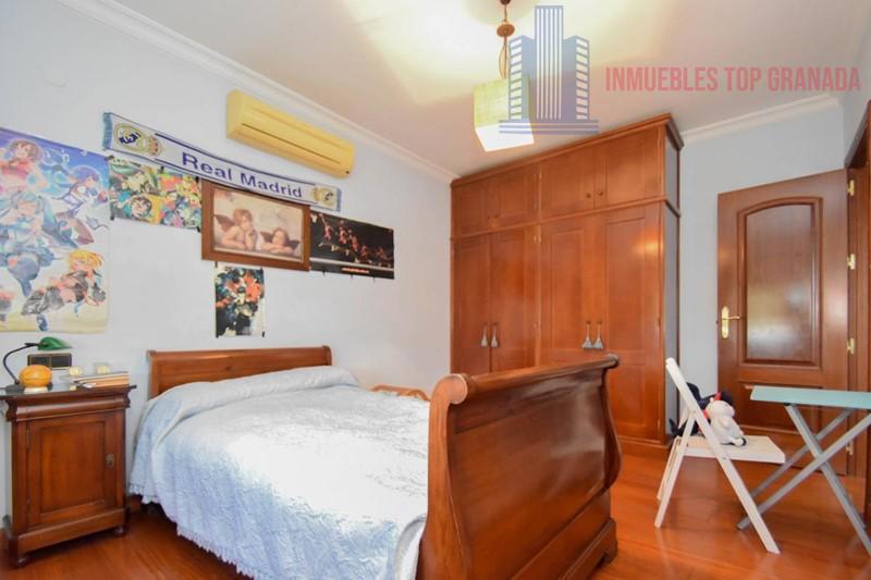 For sale of chalet in Maracena