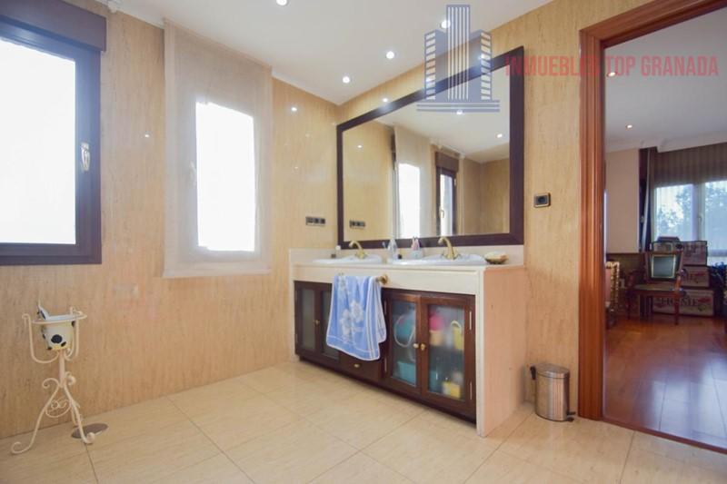 For sale of chalet in Maracena