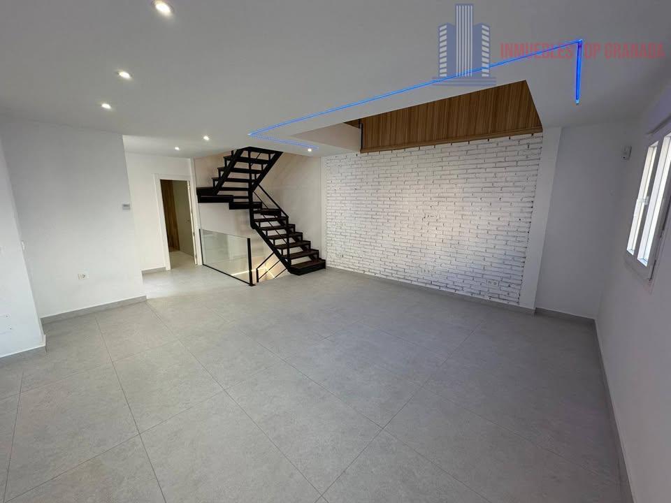 For sale of house in Granada