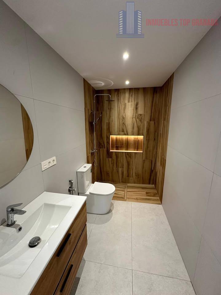For sale of house in Granada