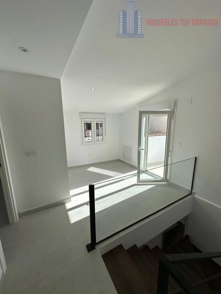 For sale of house in Granada