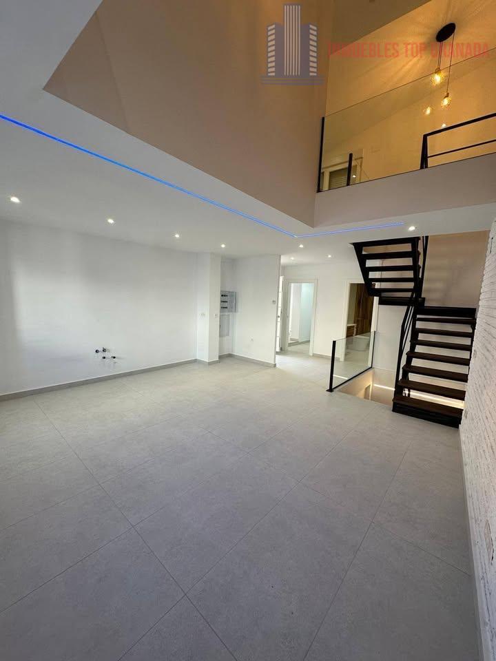 For sale of house in Granada