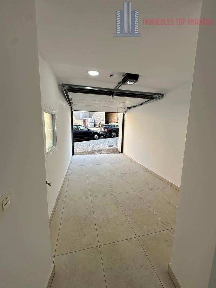 For sale of house in Granada