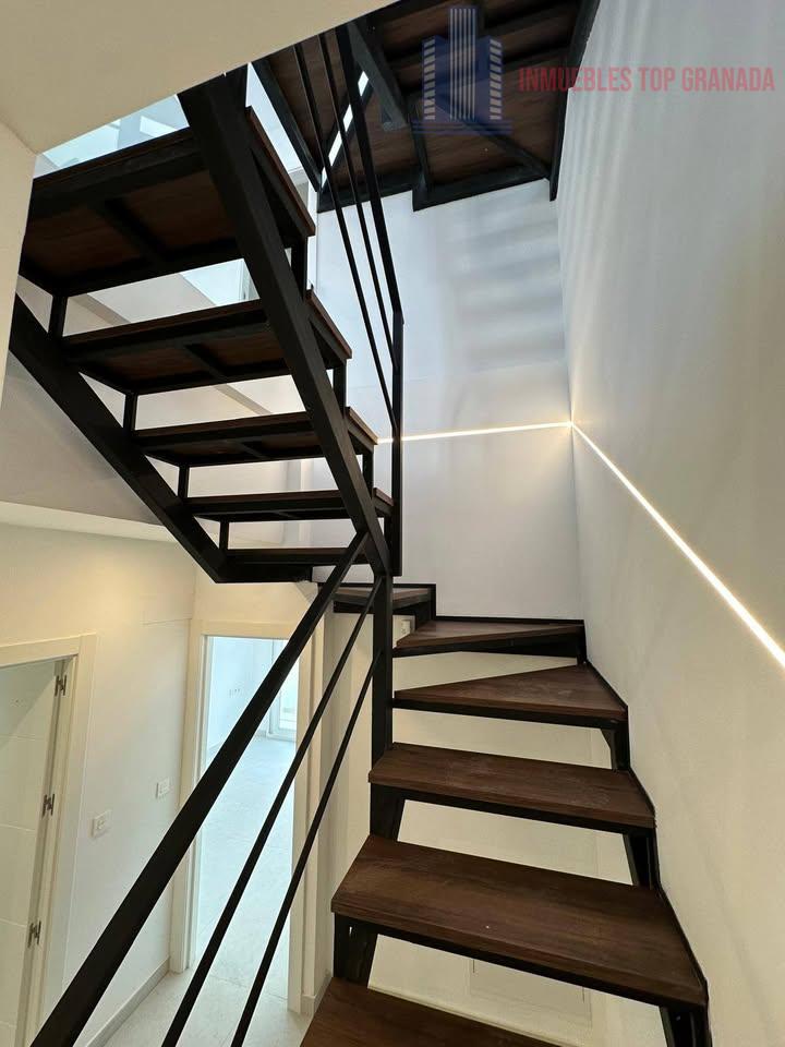 For sale of house in Granada
