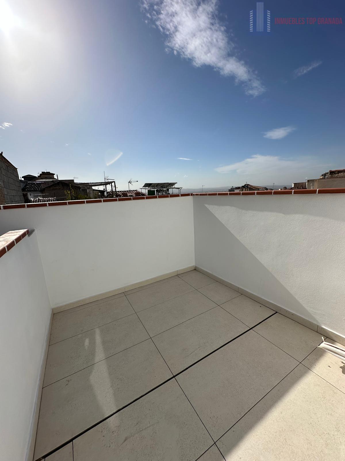 For sale of house in Granada