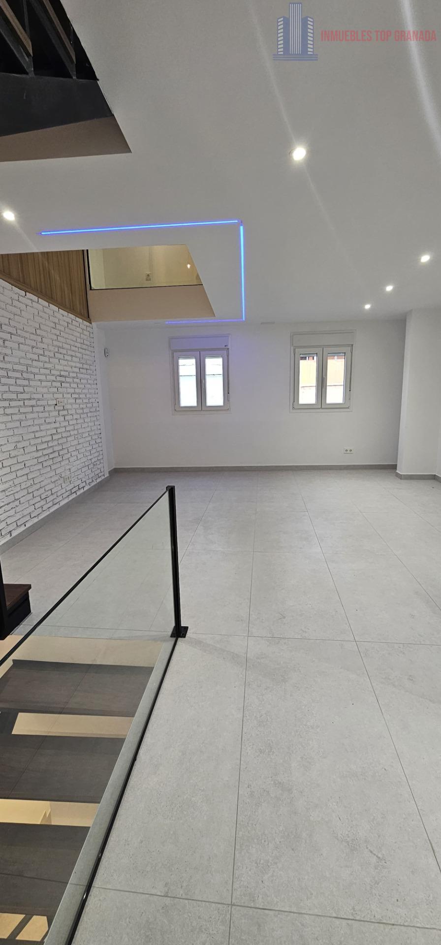 For sale of house in Granada
