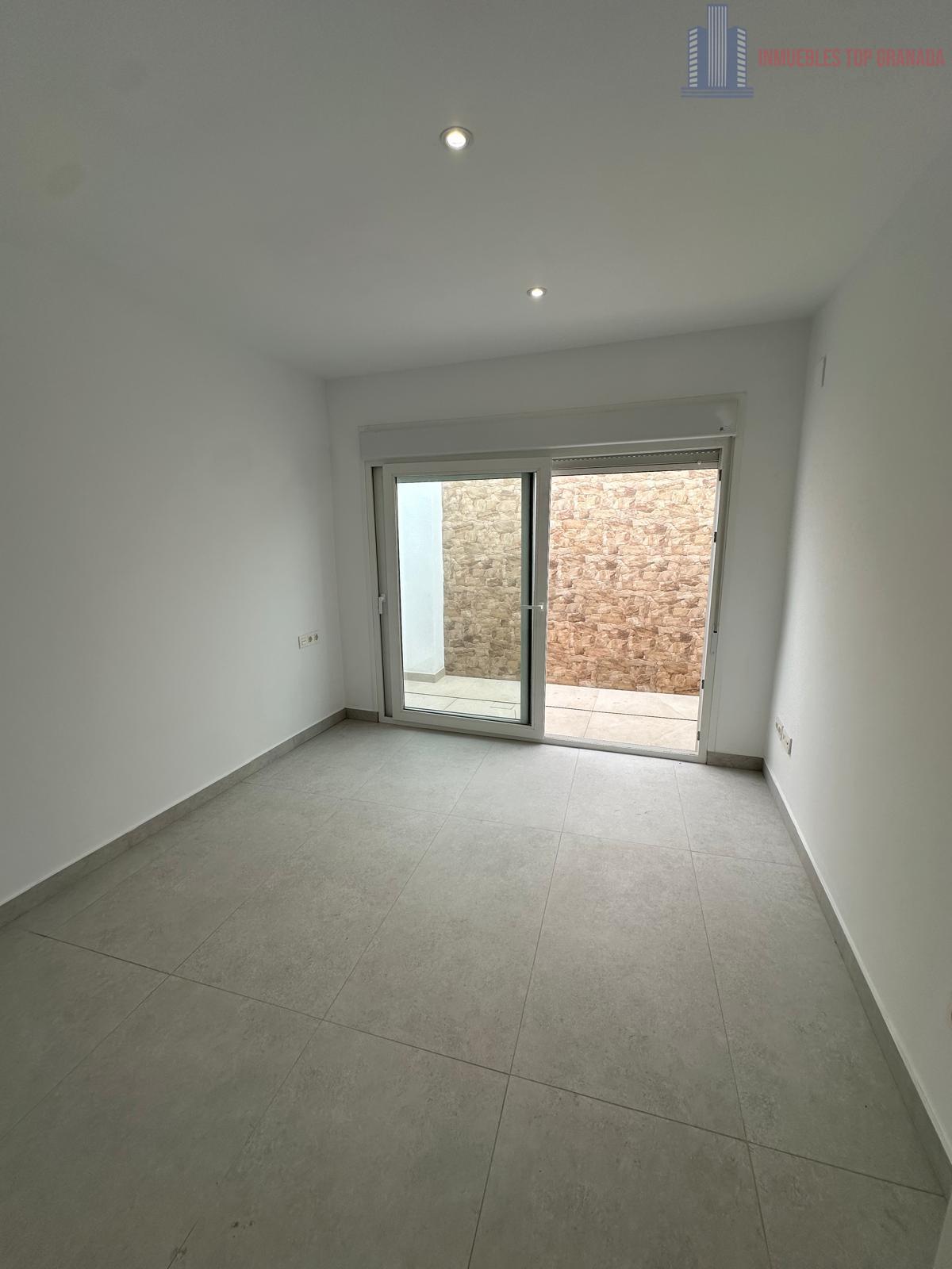 For sale of house in Granada