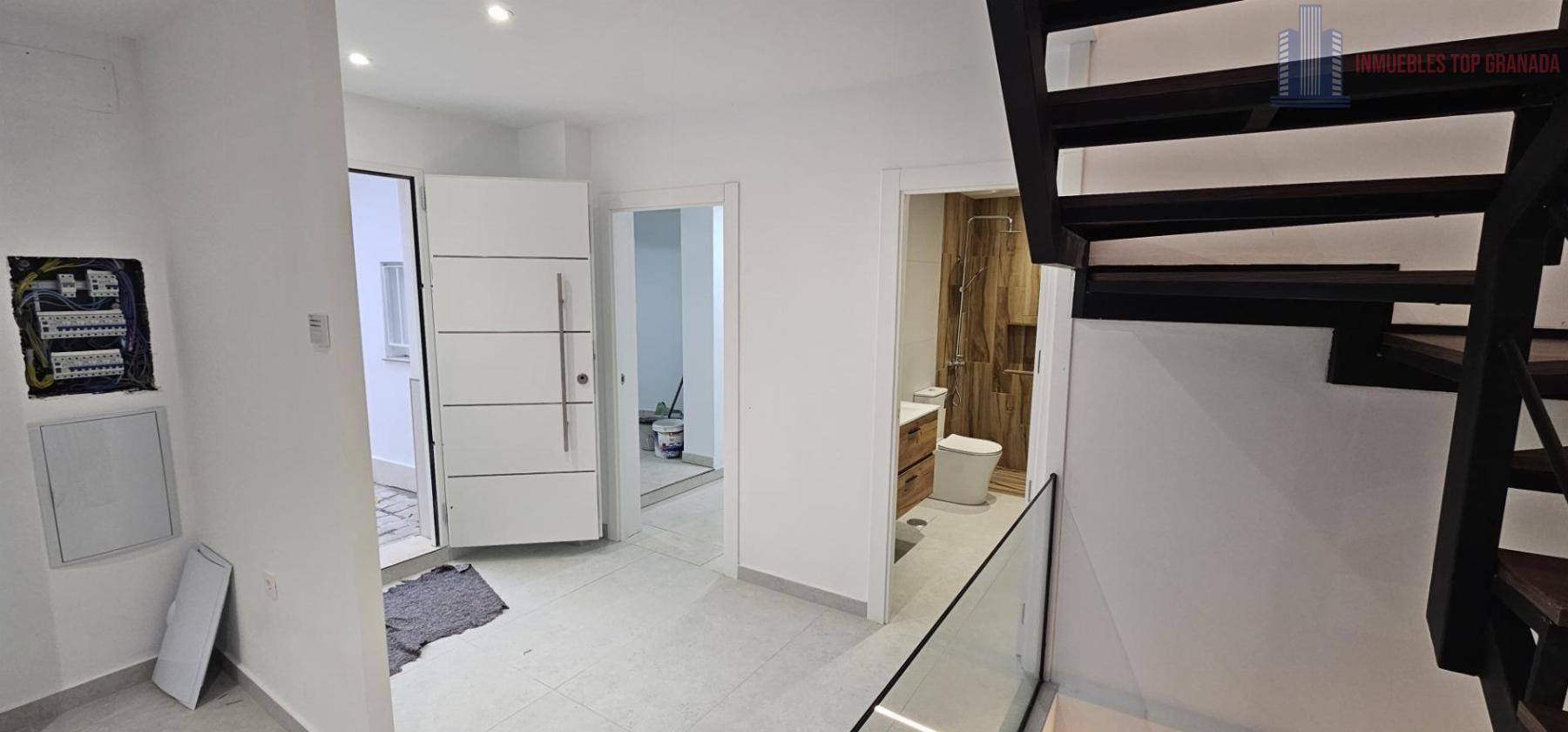 For sale of house in Granada