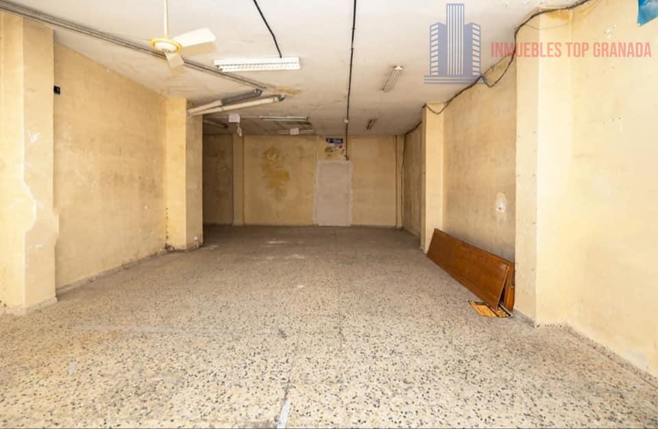 For sale of commercial in Granada