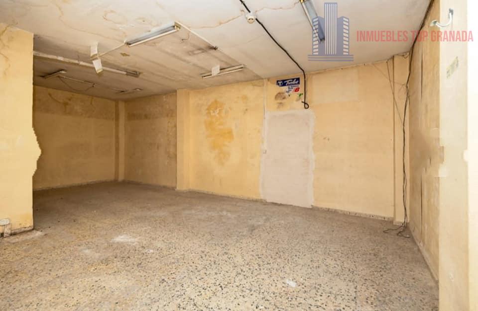 For sale of commercial in Granada