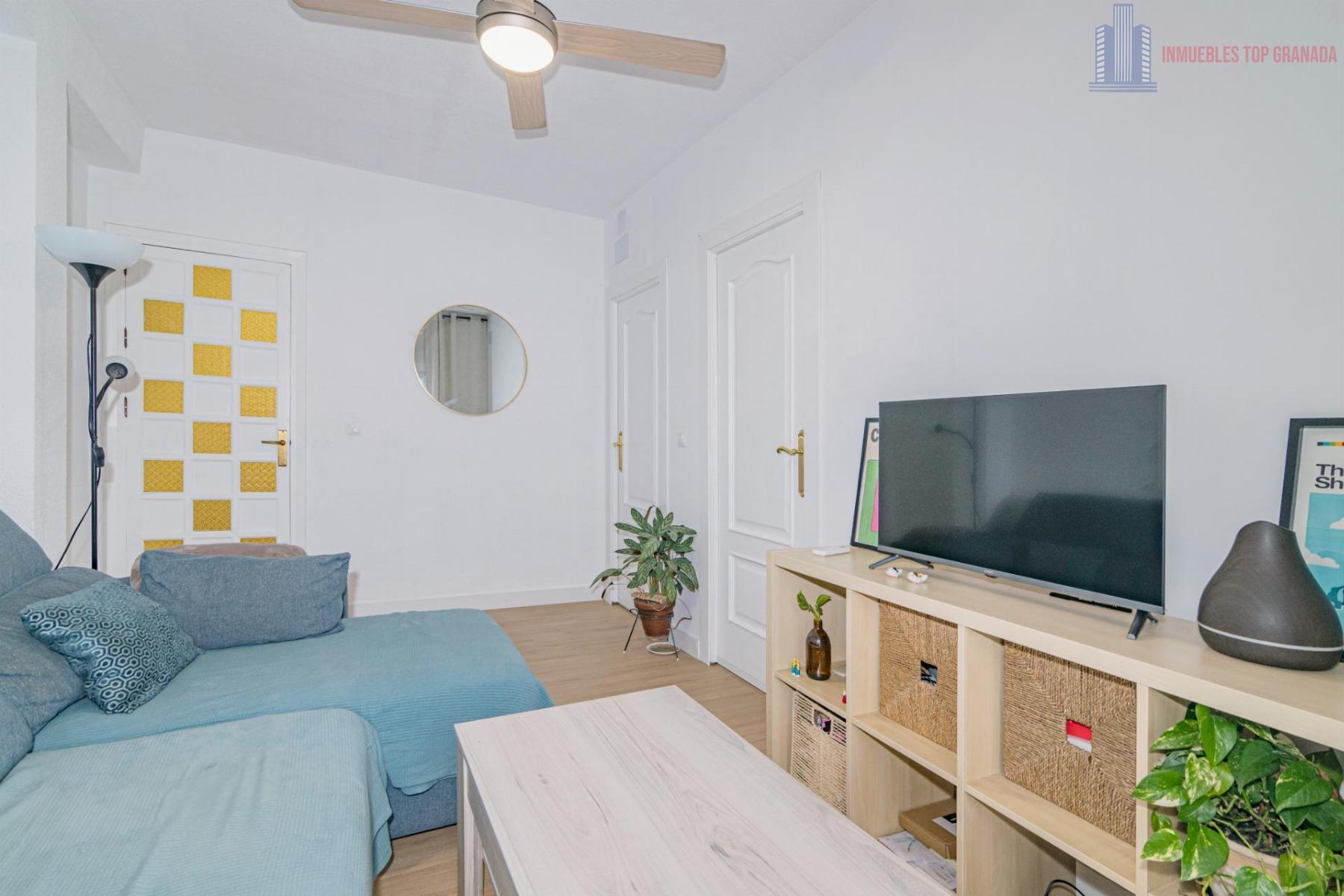 For sale of flat in Granada
