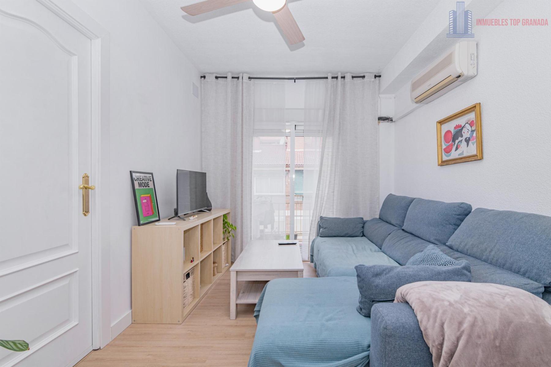 For sale of flat in Granada