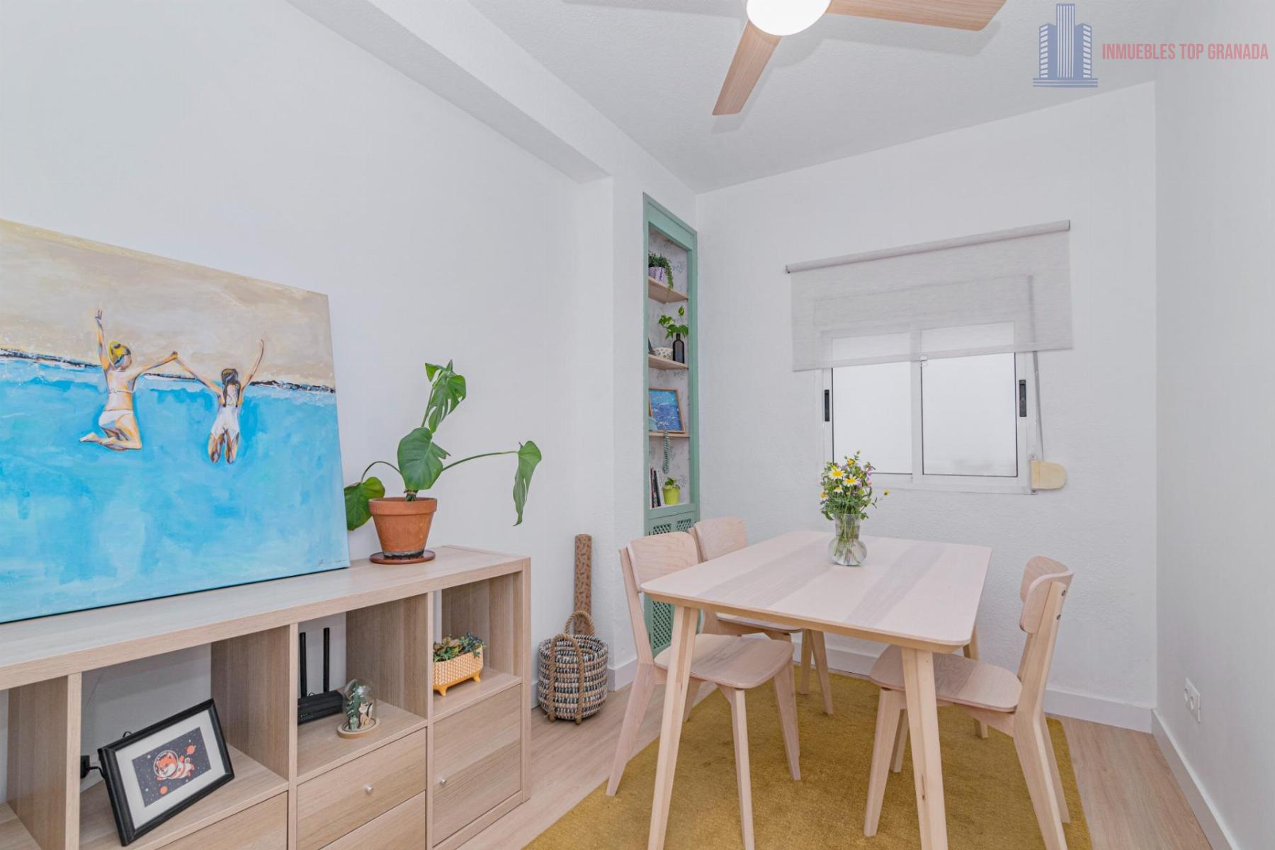 For sale of flat in Granada